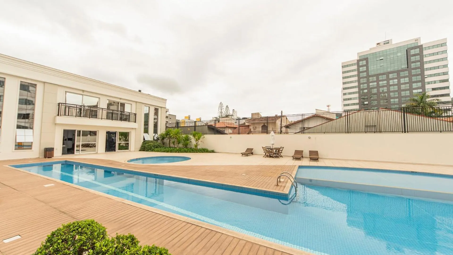 Apto Moderno Com Piscina E Academia Qn1439 Florianopolis Apartment