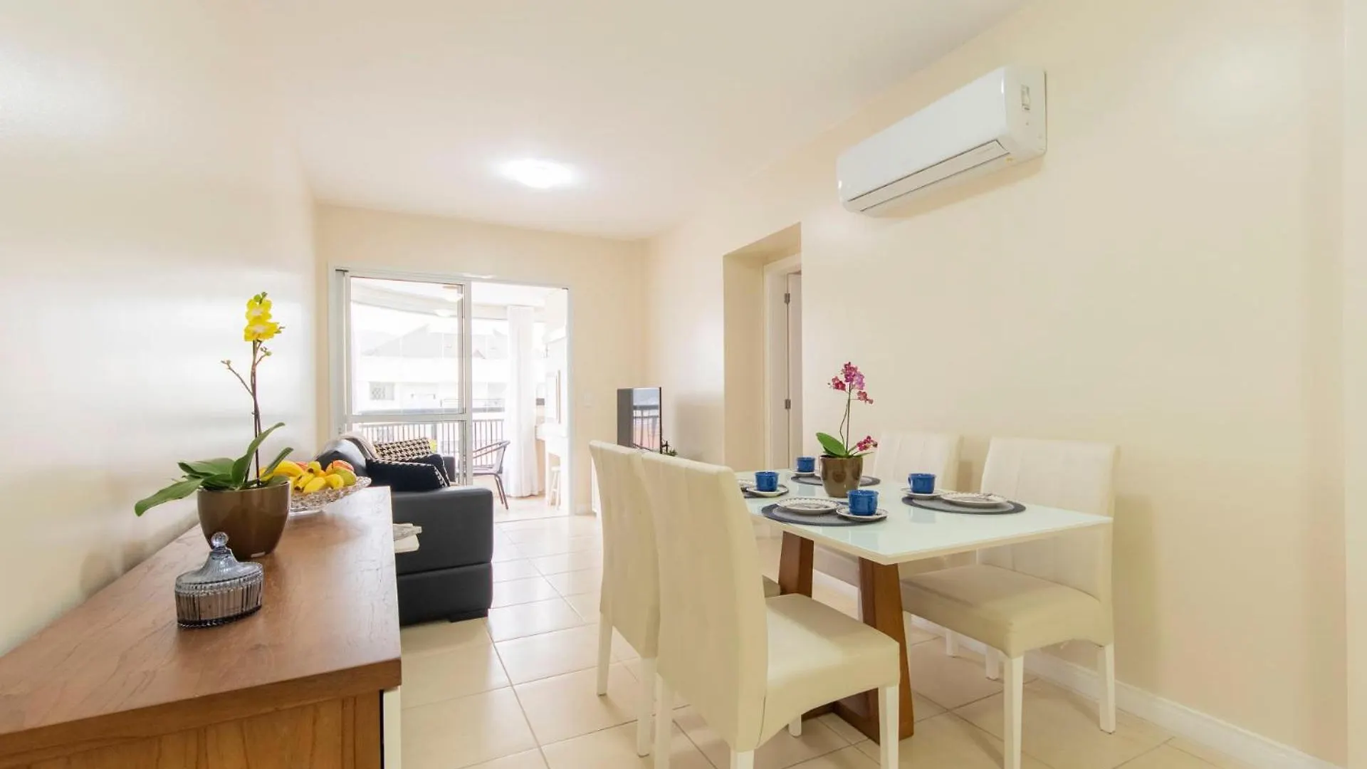 Apto Moderno Com Piscina E Academia Qn1439 Florianopolis 0*,  Brazil